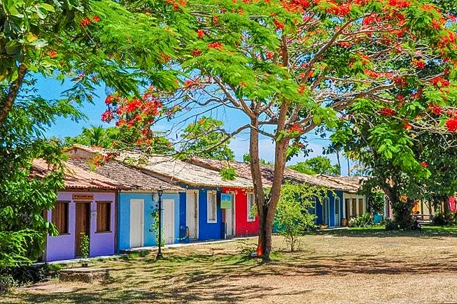 Casas coloridas no Quadrado Histórico de Trancoso